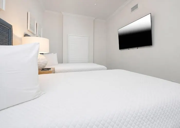 Phoenix Gulf Towers 1208